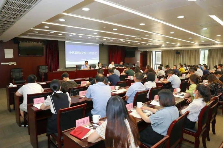 来自嘉兴职业技术学院互联网学院,网络空间安全学院的领域专家进行